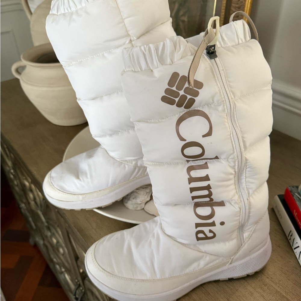 Columbia Snowy White Insulated Boots